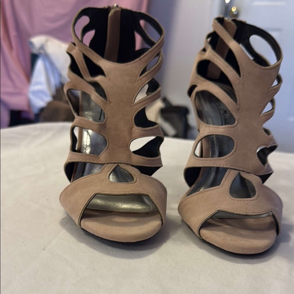 Anne Michelle Elegant Tan Suede-Like High Heel Stiletto Sandals Size 7.5 NWOT - Picture 2 of 5